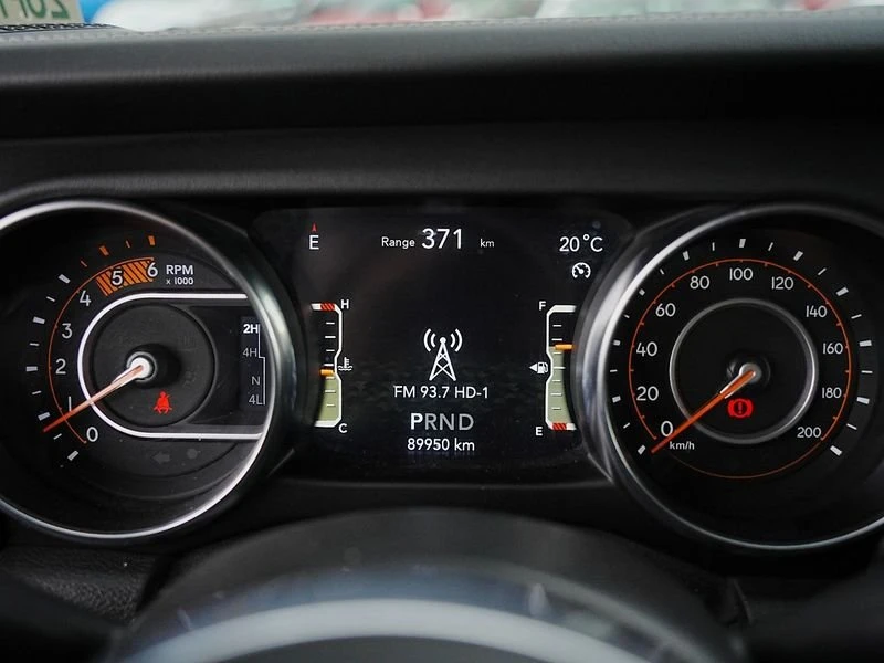 2022 Jeep JL Wrangler - Image 15 of 20