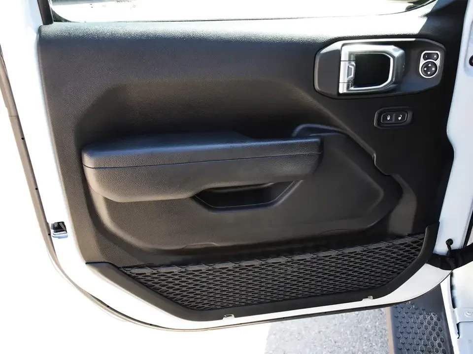 2022 Jeep JL Wrangler - Image 19 of 20