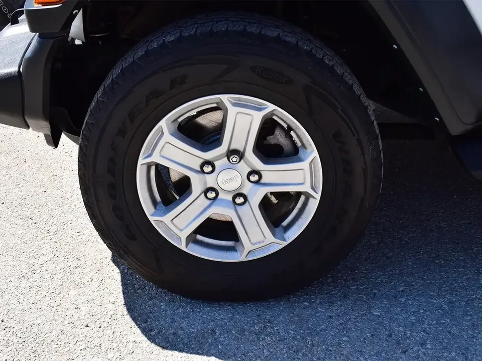 2022 Jeep JL Wrangler - Image 18 of 20