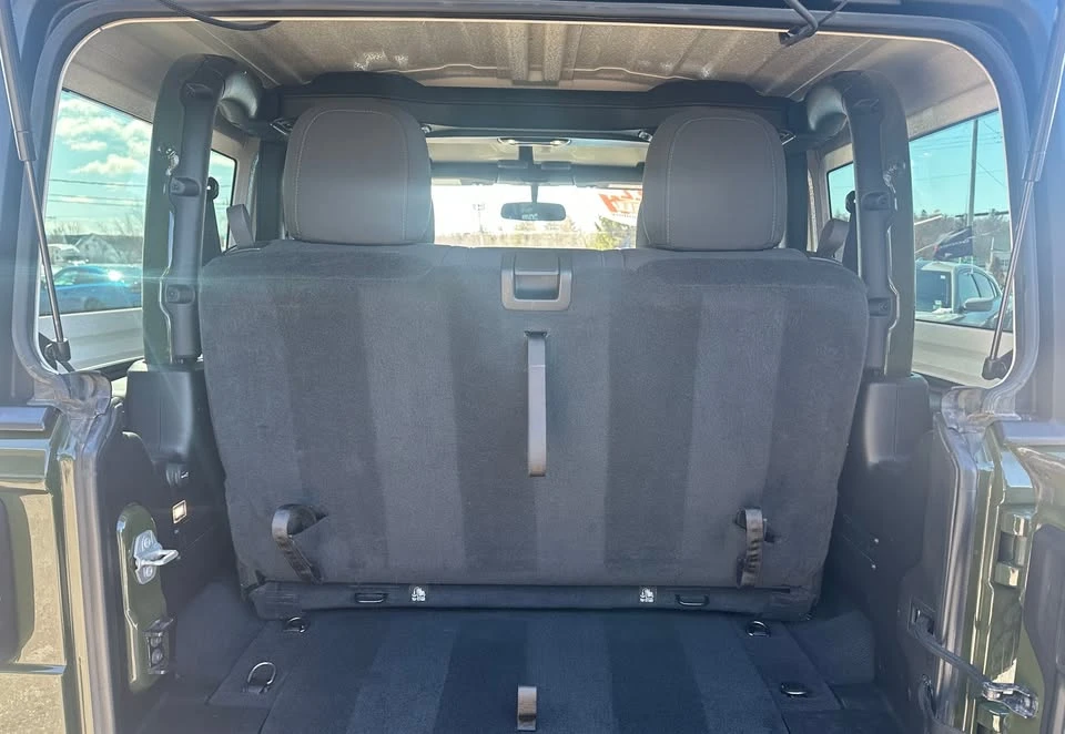 2022 Jeep JL Wrangler - Image 17 of 20