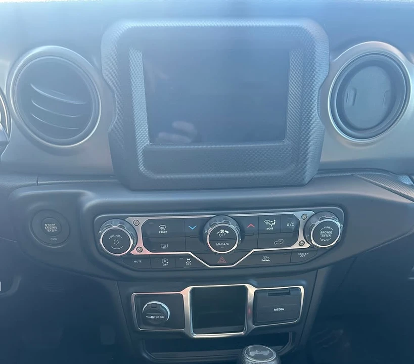 2022 Jeep JL Wrangler - Image 14 of 20
