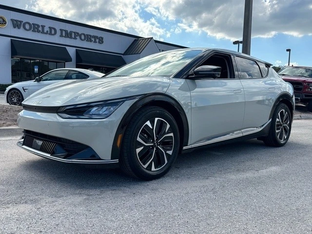 2022 Kia EV6 - Image 8 of 12