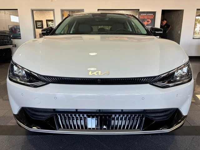 2022 Kia EV6 - Image 6 of 12