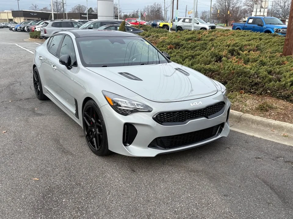 2022 Kia Stinger GT - Image 2 of 5