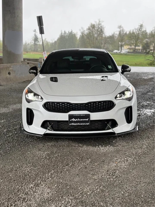 2022 Kia Stinger GT - Image 8 of 17