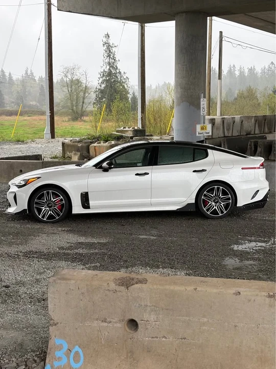 2022 Kia Stinger GT - Image 6 of 17