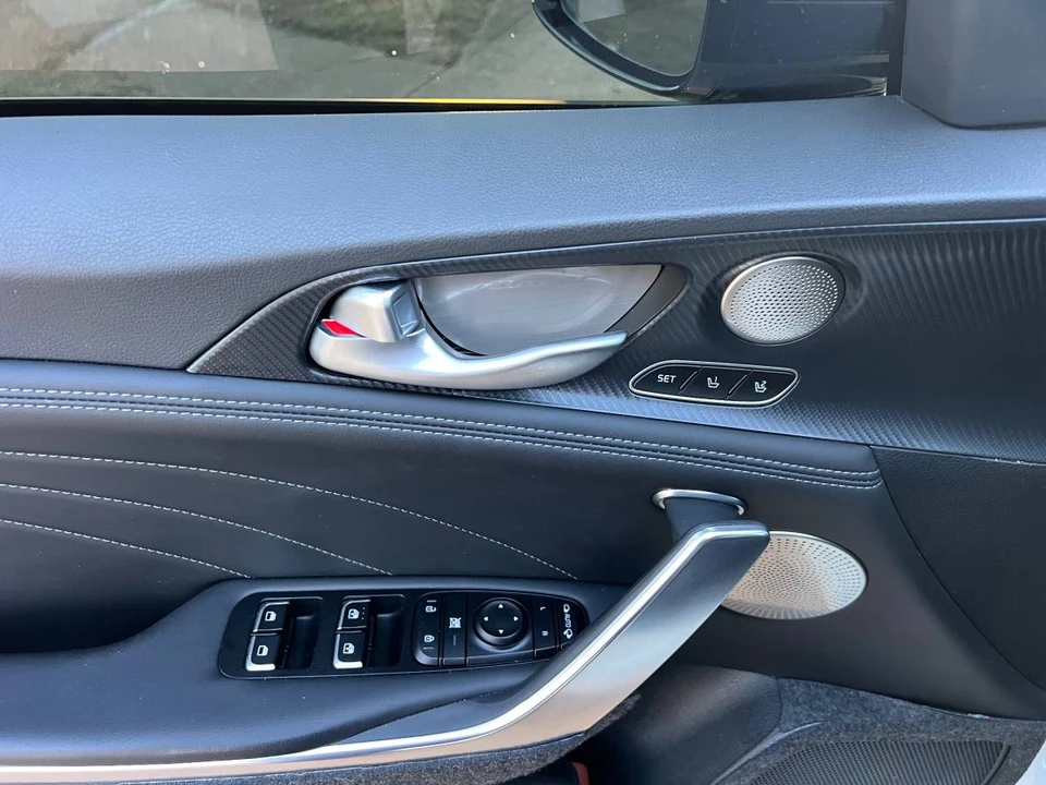 2022 Kia Stinger GT - Image 12 of 16