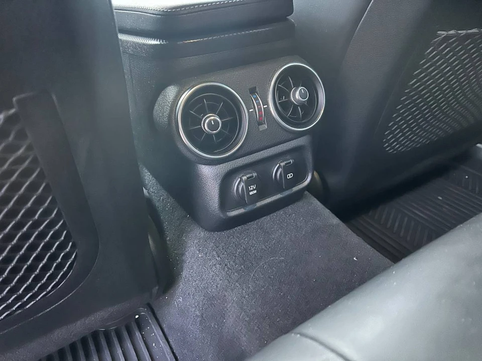 2022 Kia Stinger GT - Image 7 of 16