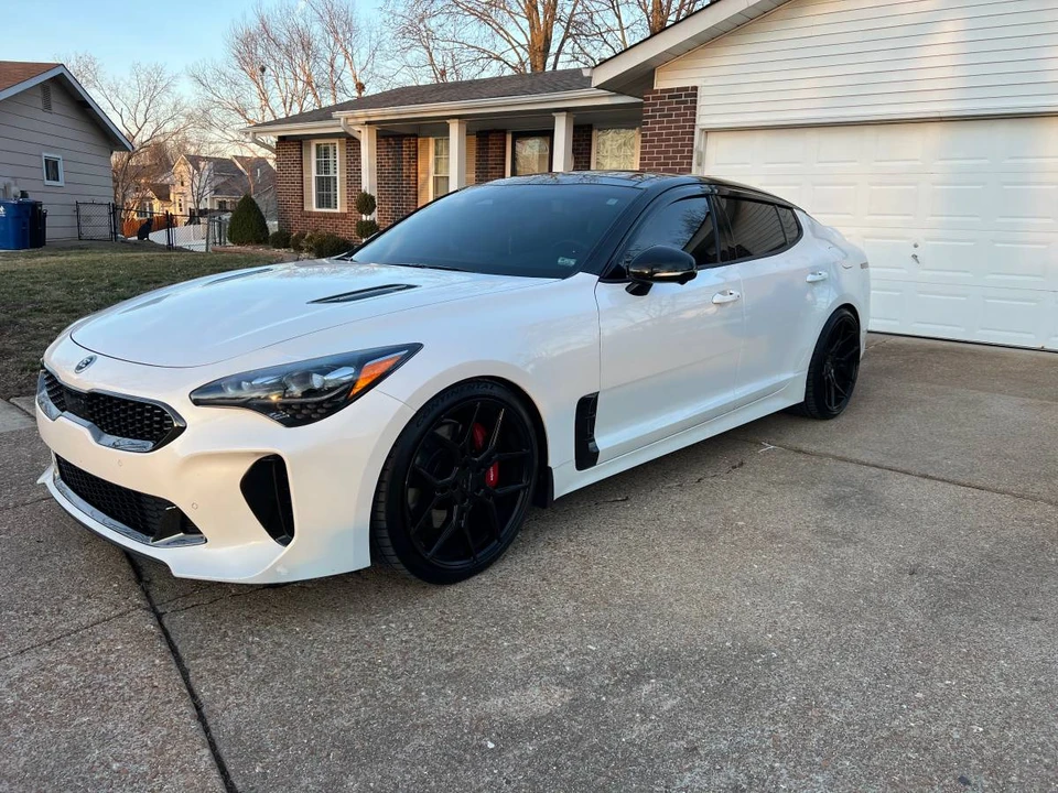 2022 Kia Stinger GT - Image 3 of 16