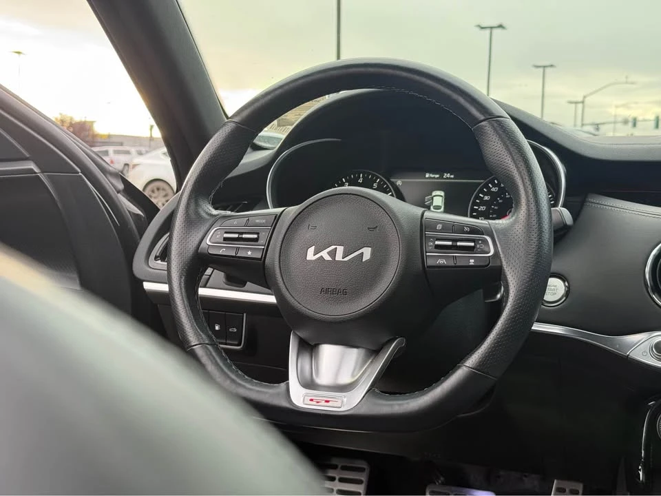 2022 Kia Stinger GT - Image 2 of 9