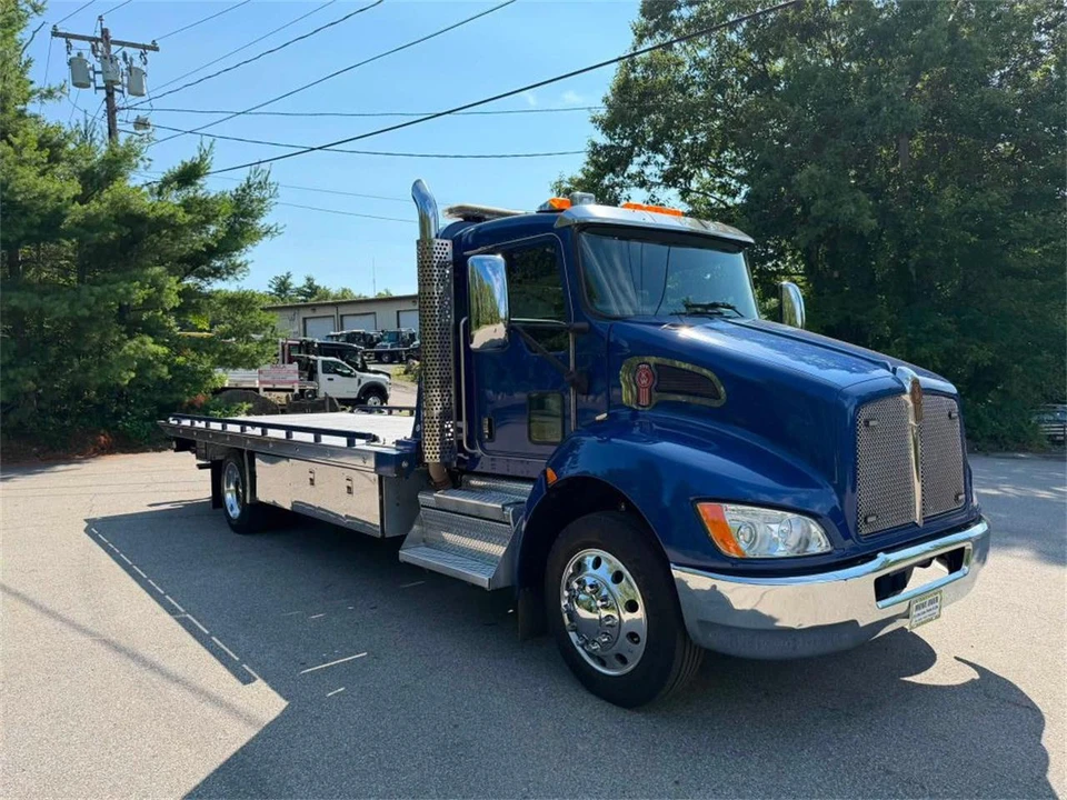 2022 Kenworth T370 - Image 2 of 16