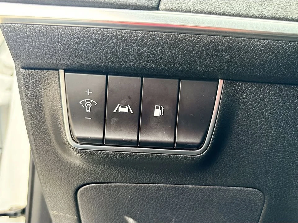 2022 Kia Stinger - Image 10 of 20