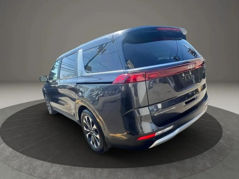 2022 Kia Carnival - Image 7 of 12