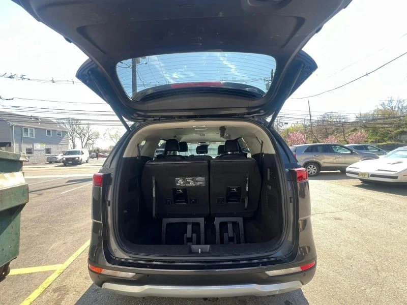 2022 Kia Carnival - Image 9 of 12