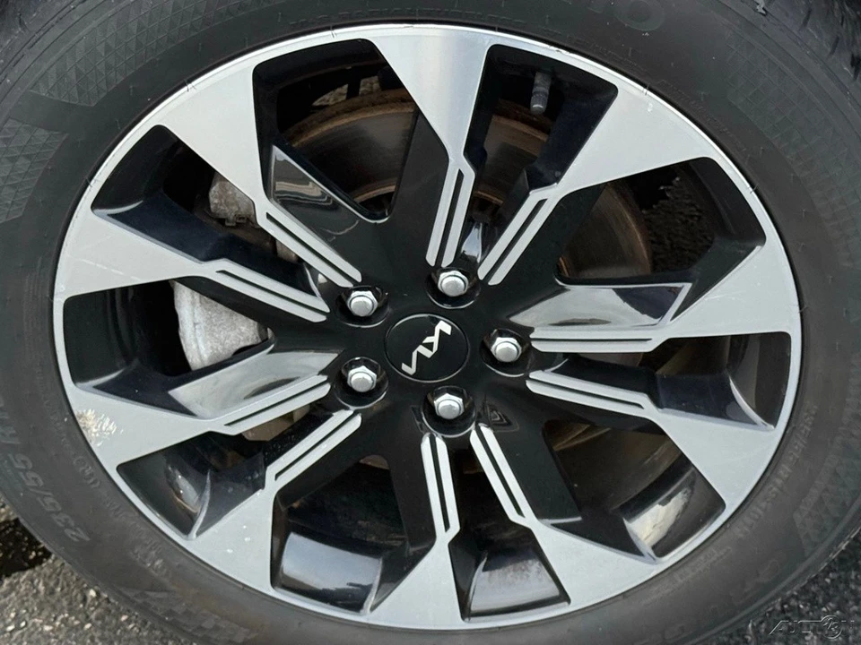 2022 Kia Carnival - Image 10 of 12