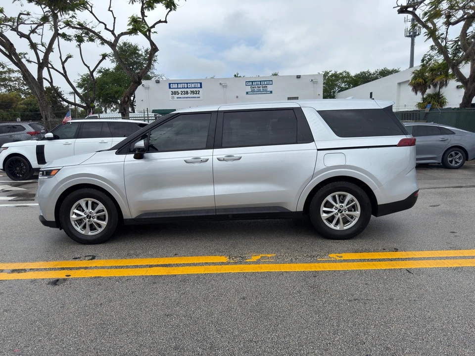 2022 Kia Carnival - Image 7 of 13