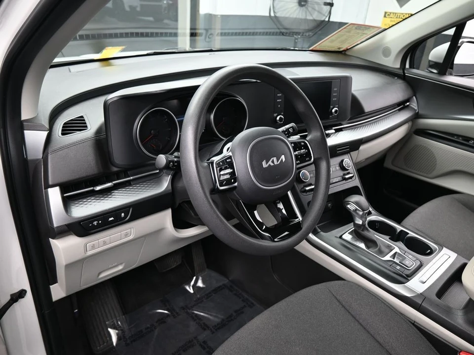 2022 Kia Carnival - Image 10 of 12