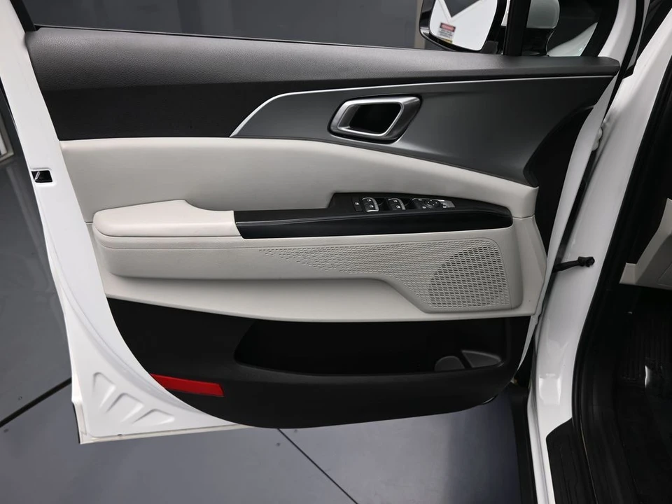 2022 Kia Carnival - Image 12 of 12