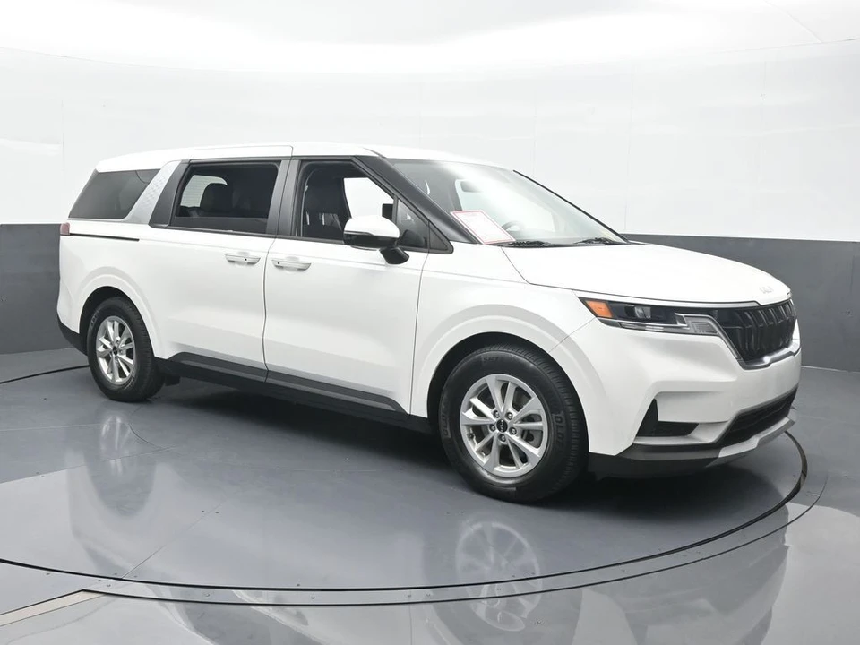2022 Kia Carnival - Image 8 of 12