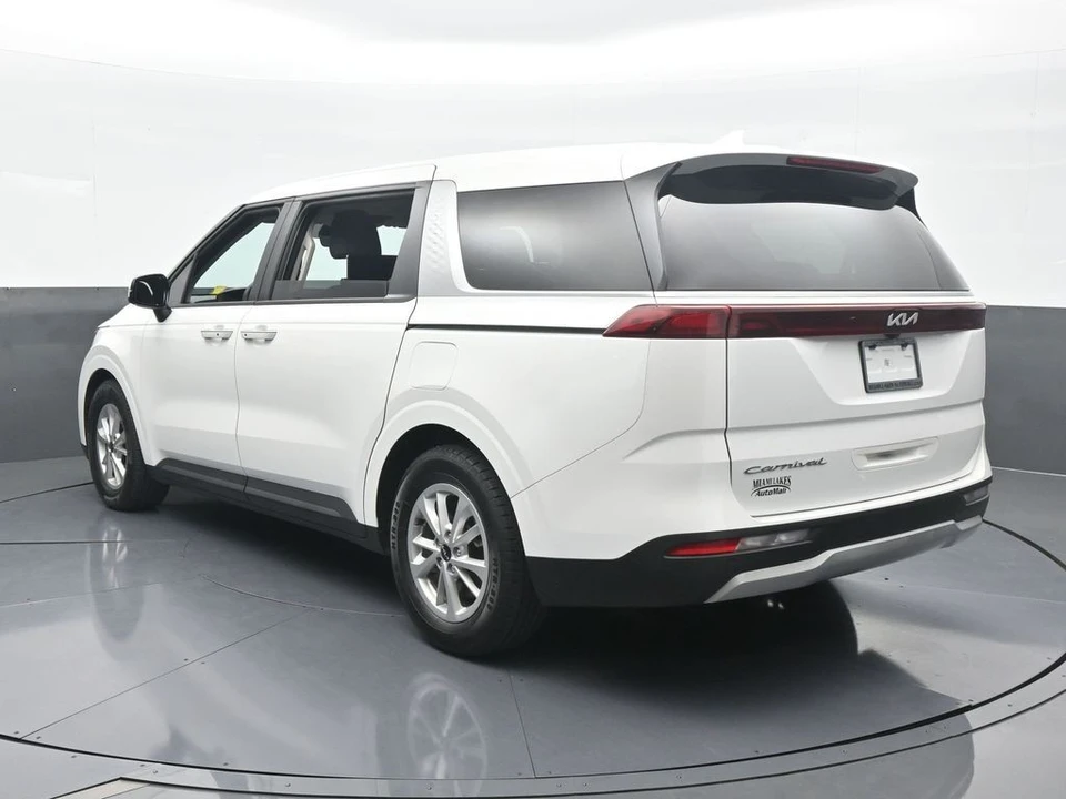 2022 Kia Carnival - Image 4 of 12