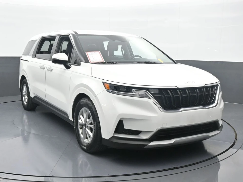 2022 Kia Carnival - Image 9 of 12