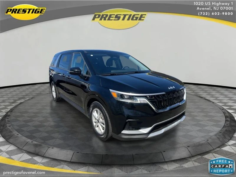 2022 Kia Carnival - Image 3 of 12