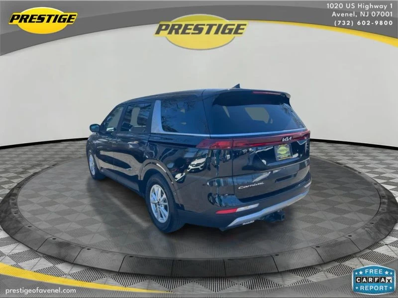 2022 Kia Carnival - Image 7 of 12