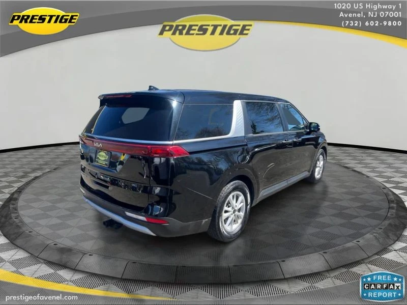 2022 Kia Carnival - Image 5 of 12