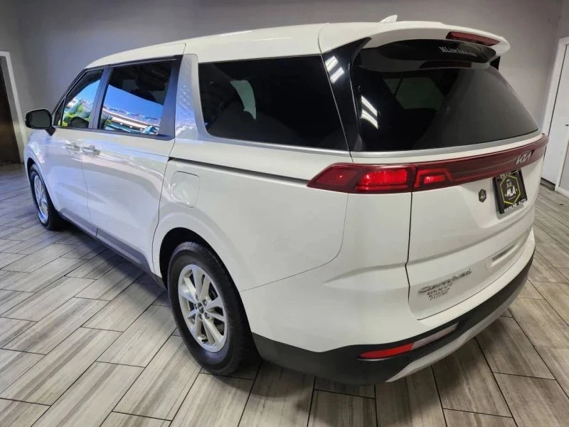 2022 Kia Carnival - Image 3 of 12