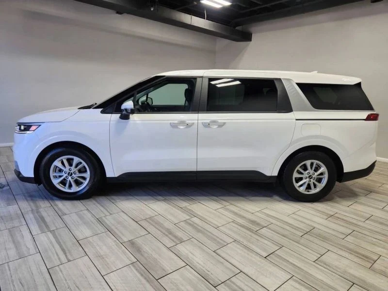 2022 Kia Carnival - Image 2 of 12