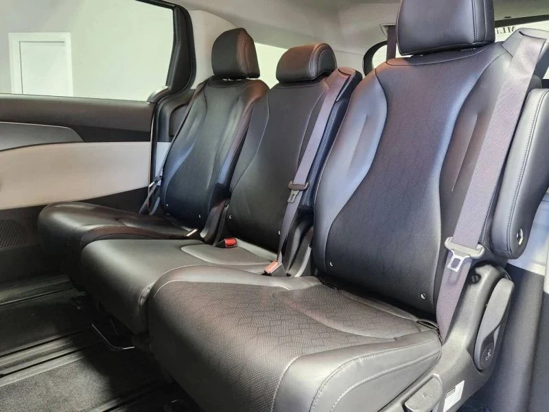 2022 Kia Carnival - Image 12 of 12
