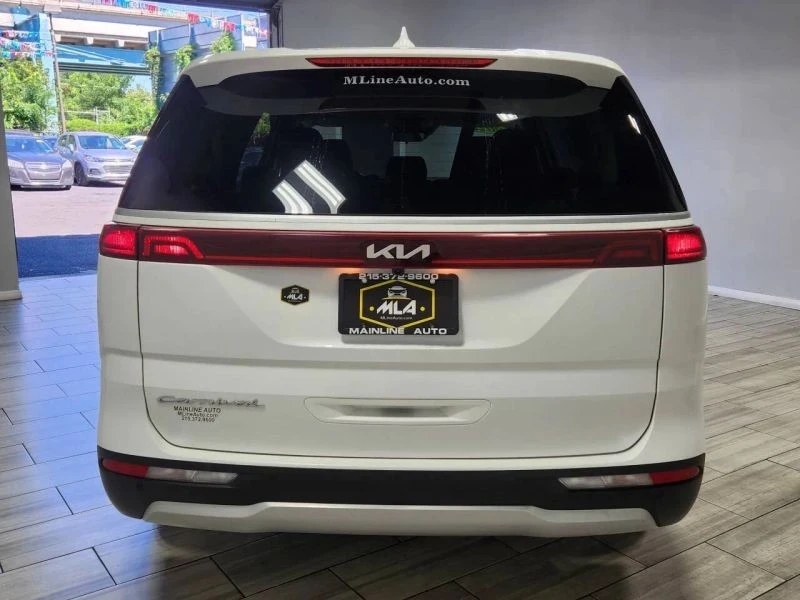 2022 Kia Carnival - Image 4 of 12