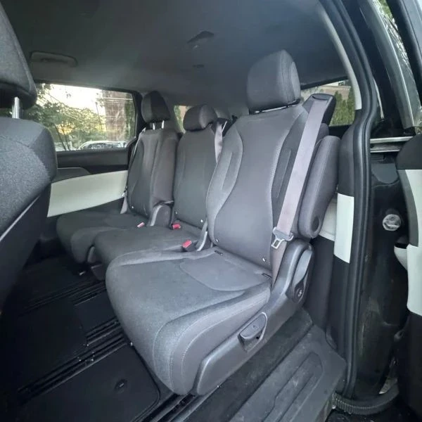 2022 Kia Carnival - Image 12 of 12