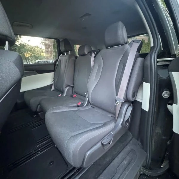 2022 Kia Carnival - Image 12 of 12