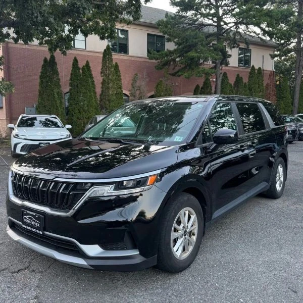 2022 Kia Carnival - Image 2 of 12