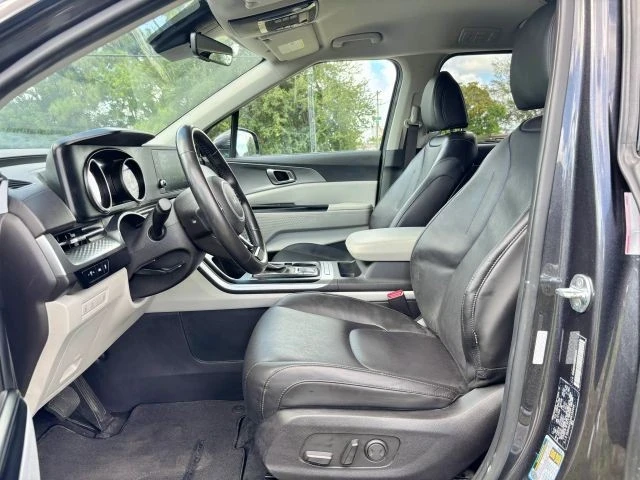 2022 Kia Carnival - Image 7 of 21