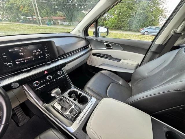 2022 Kia Carnival - Image 19 of 21
