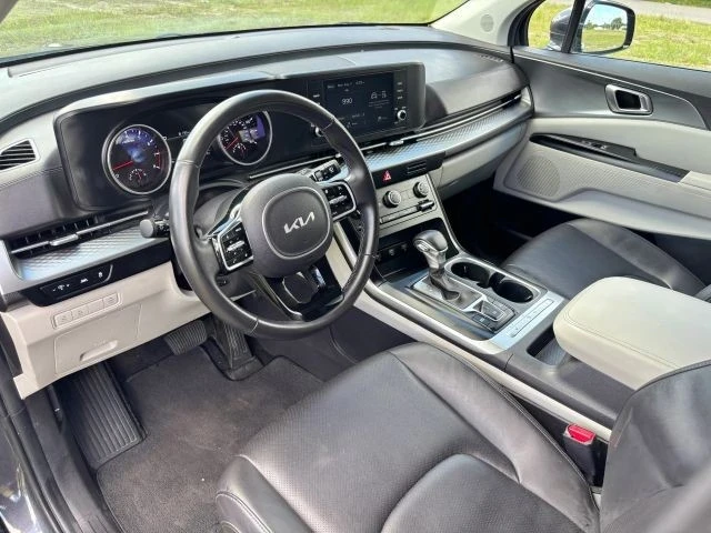 2022 Kia Carnival - Image 8 of 21