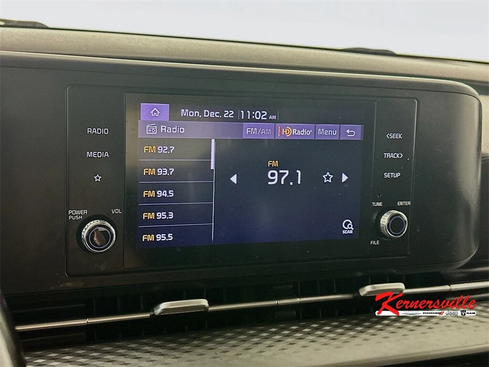 2022 Kia Carnival - Image 17 of 21