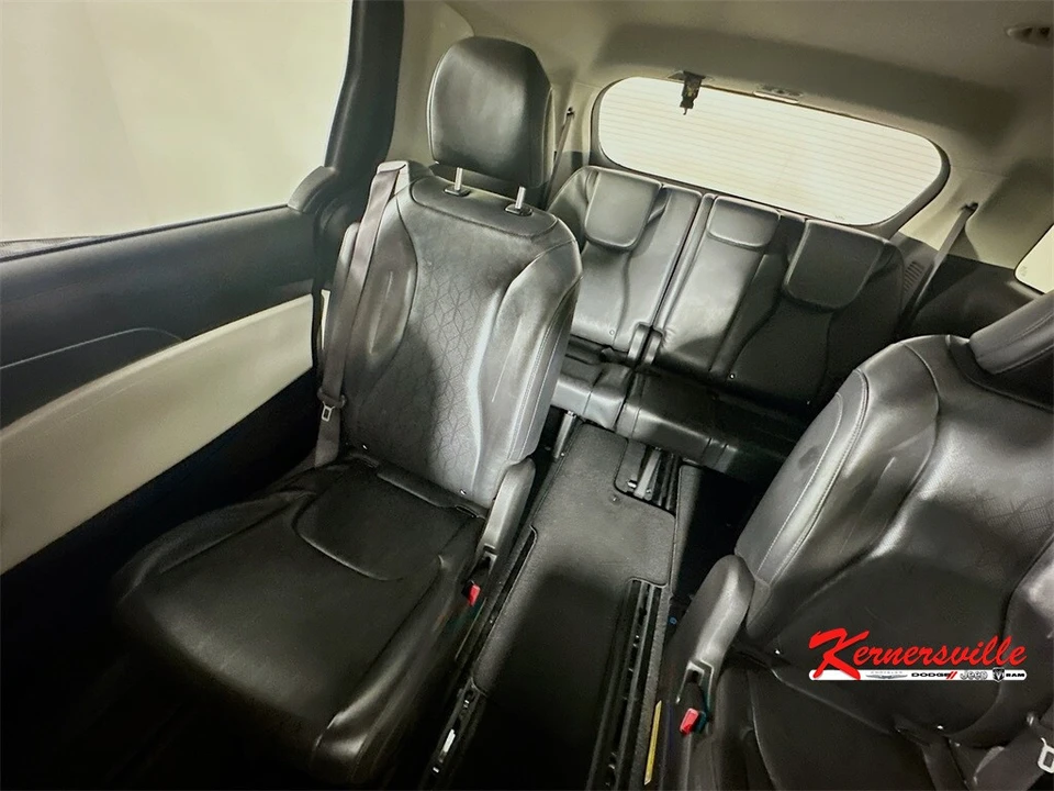 2022 Kia Carnival - Image 12 of 21