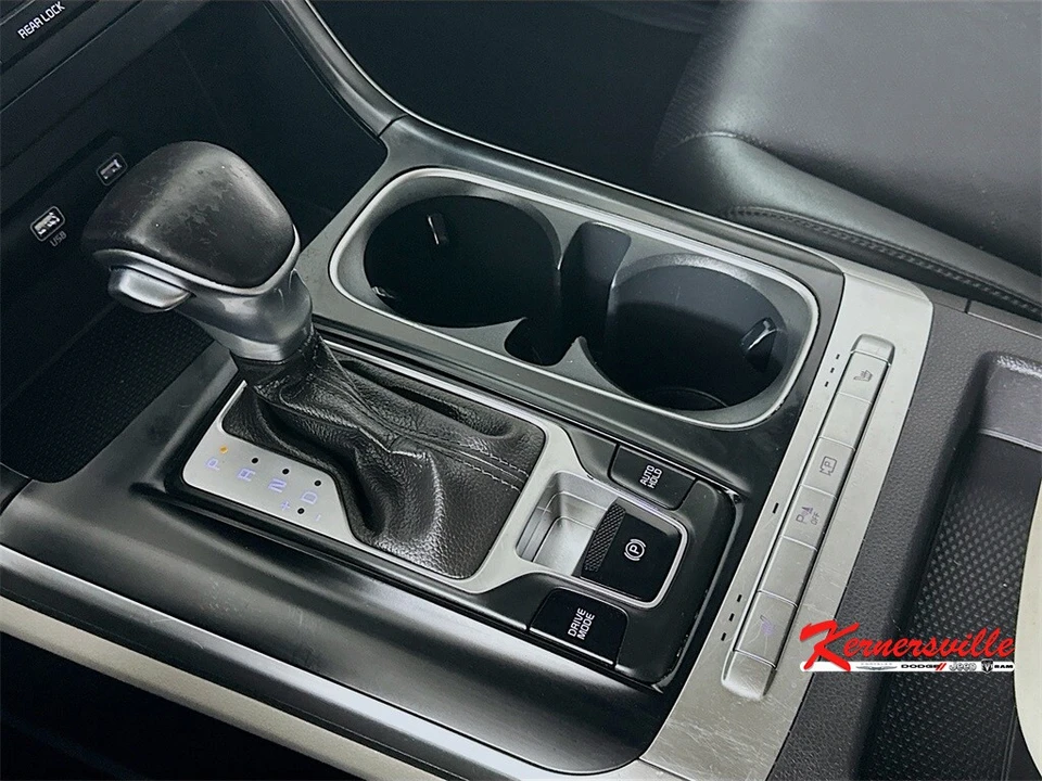 2022 Kia Carnival - Image 16 of 21