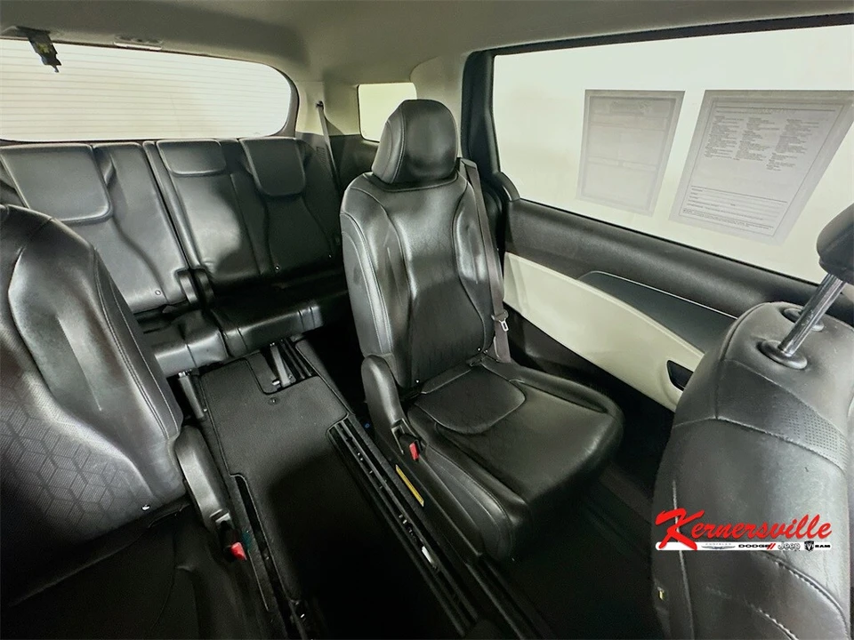 2022 Kia Carnival - Image 14 of 21
