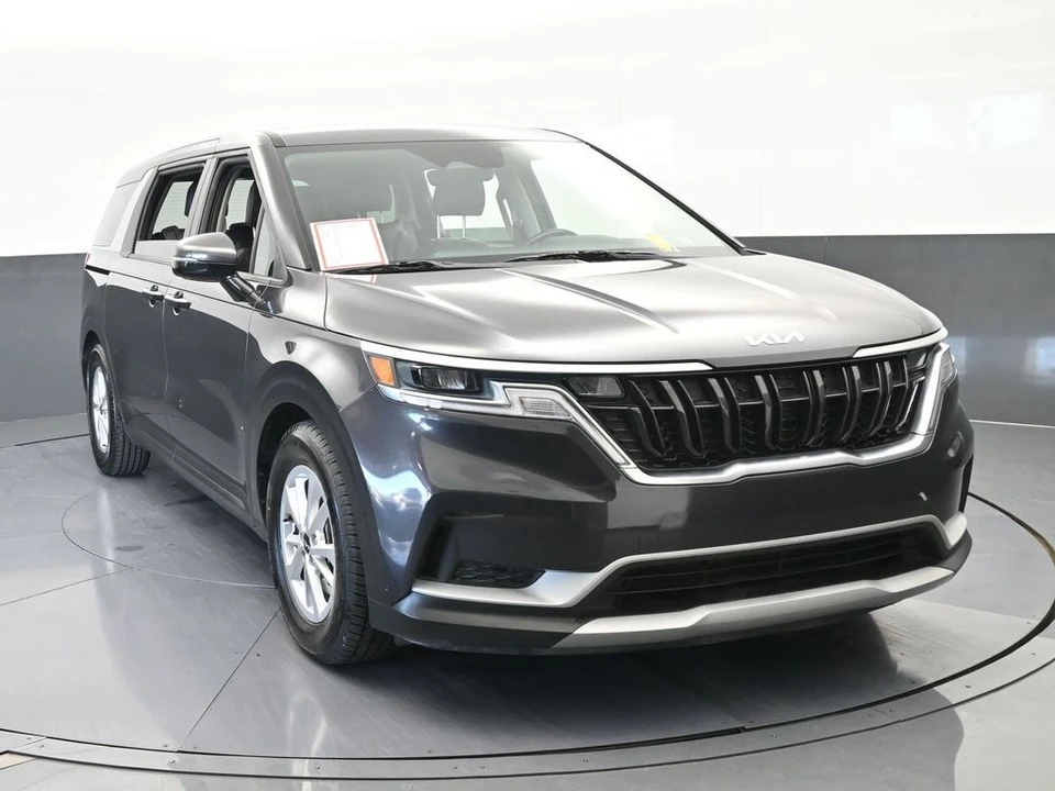 2022 Kia Carnival - Image 9 of 12