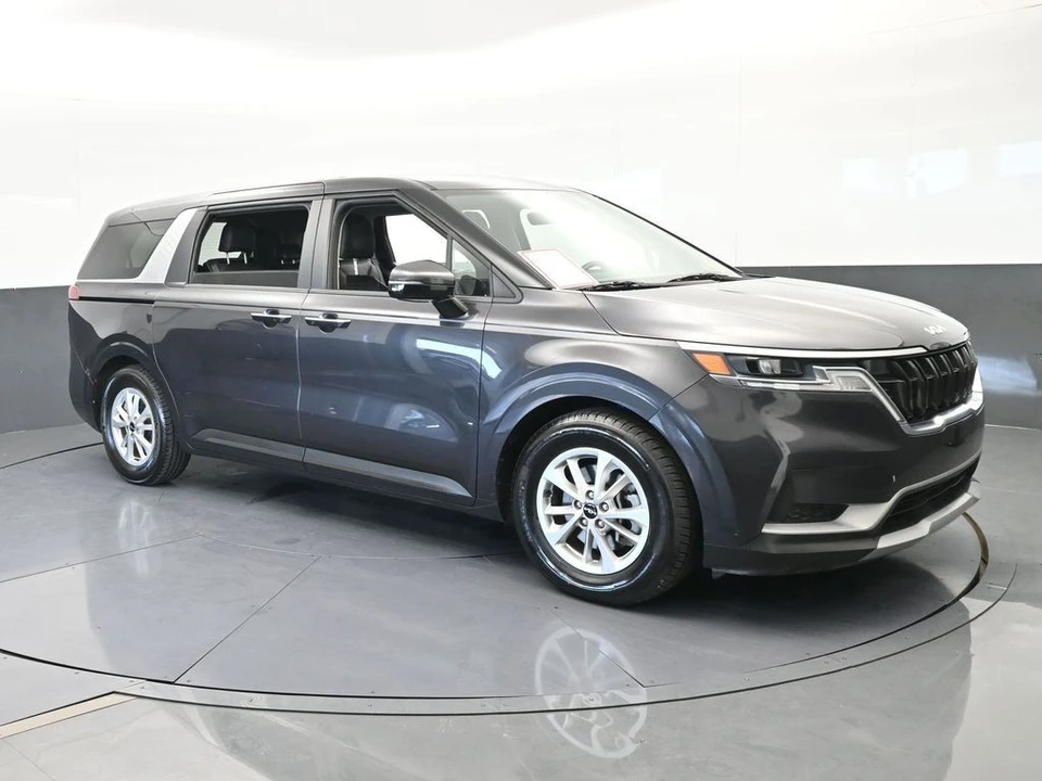 2022 Kia Carnival - Image 8 of 12