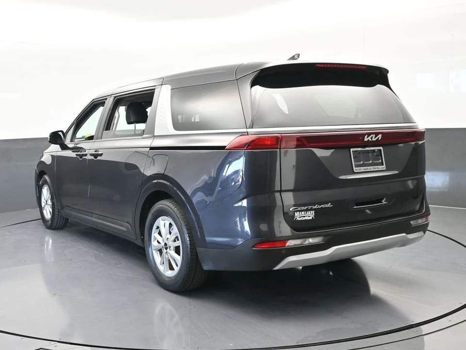 2022 Kia Carnival - Image 4 of 12