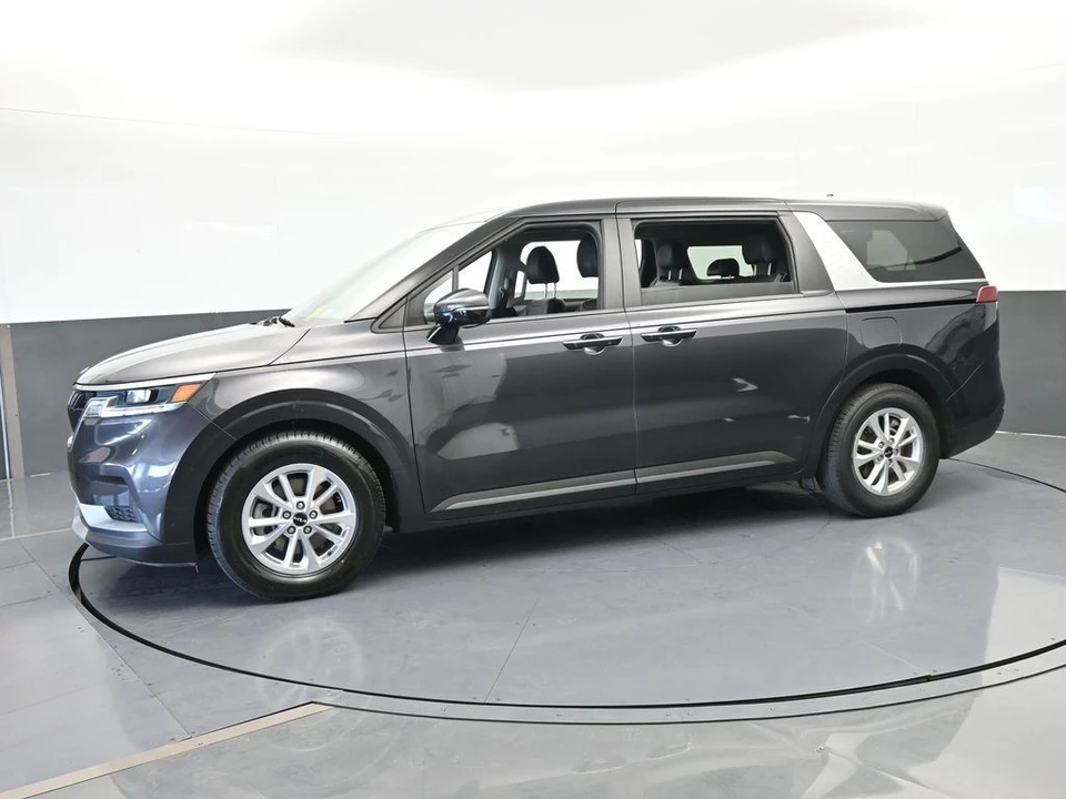 2022 Kia Carnival - Image 2 of 12