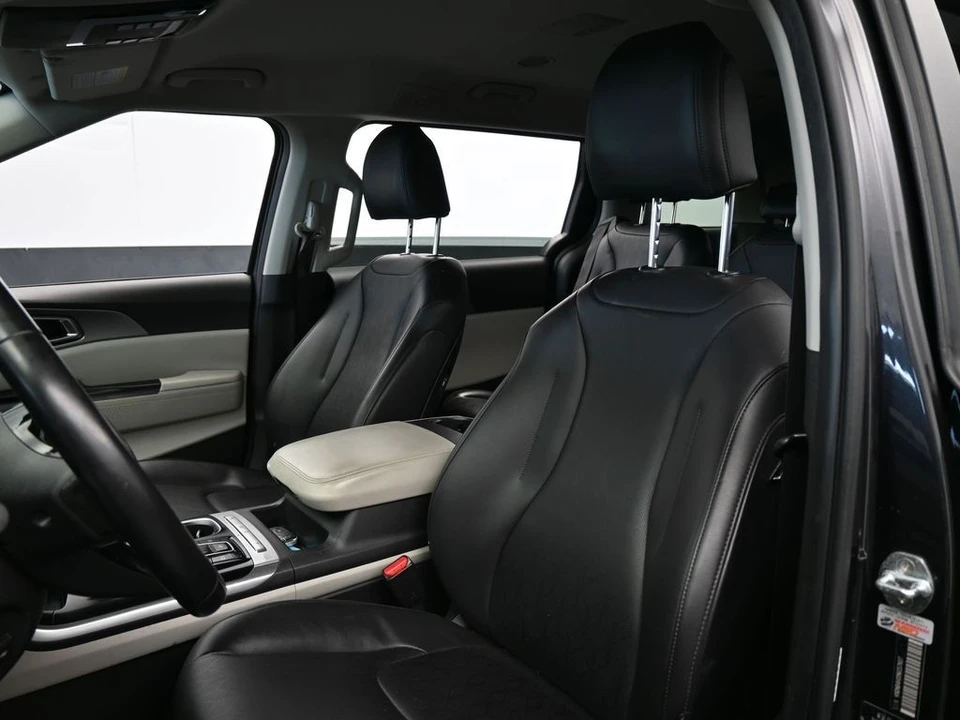 2022 Kia Carnival - Image 10 of 12