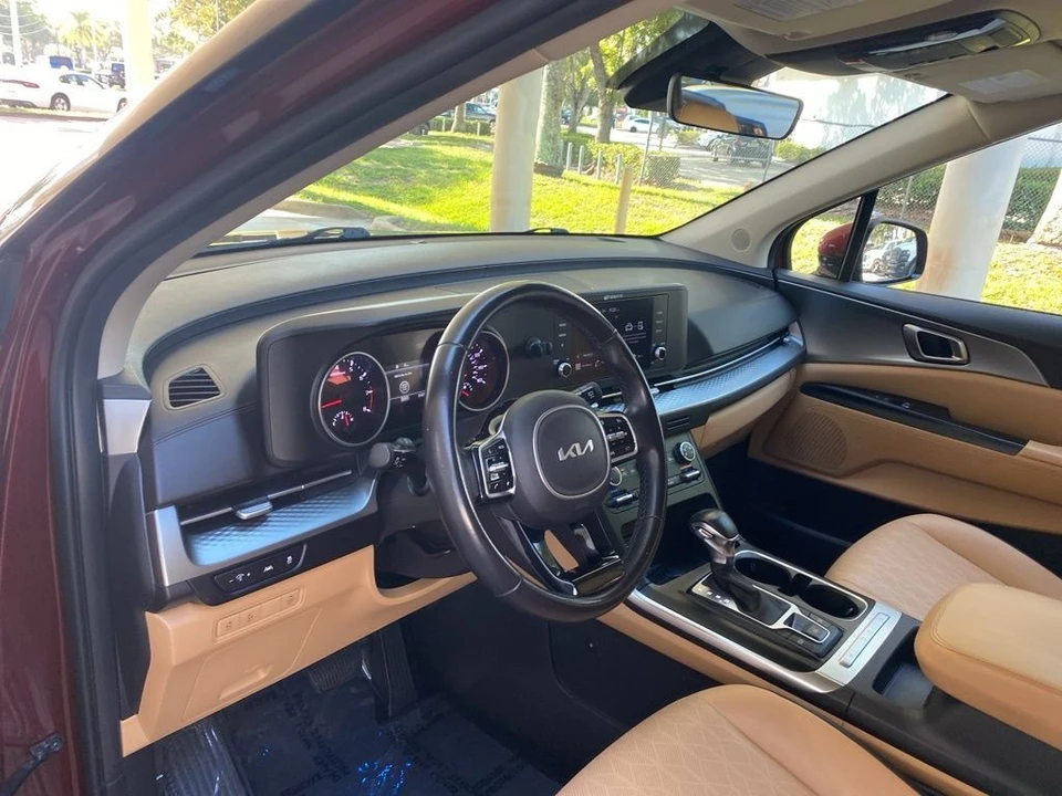 2022 Kia Carnival - Image 6 of 12