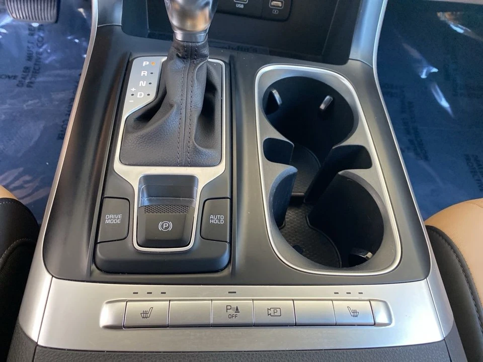 2022 Kia Carnival - Image 9 of 12