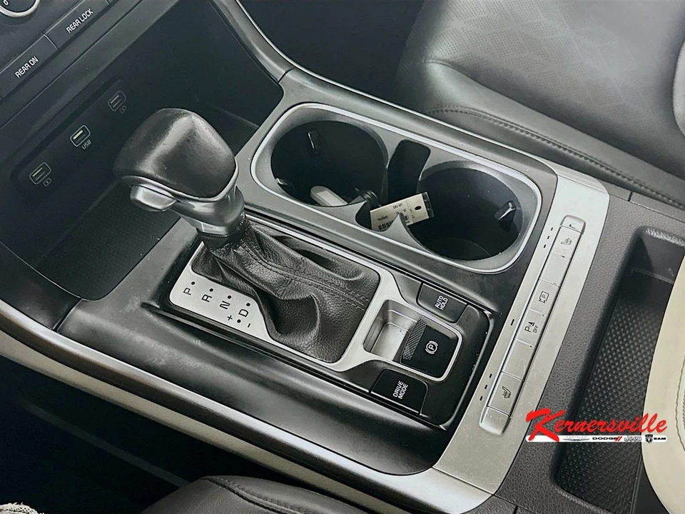 2022 Kia Carnival - Image 16 of 21